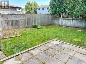 5842 Frontenac St in Niagara Falls, ON - Building Photo - Building Photo