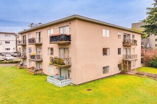 356 6th Av E in Vancouver, BC - Building Photo