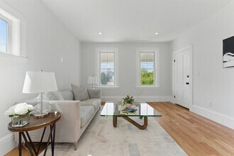 80 Shirley St, Unit 1 in Winthrop, MA - Building Photo - Building Photo