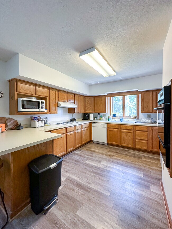 42 Cottage St Rentals in Auburn, NY