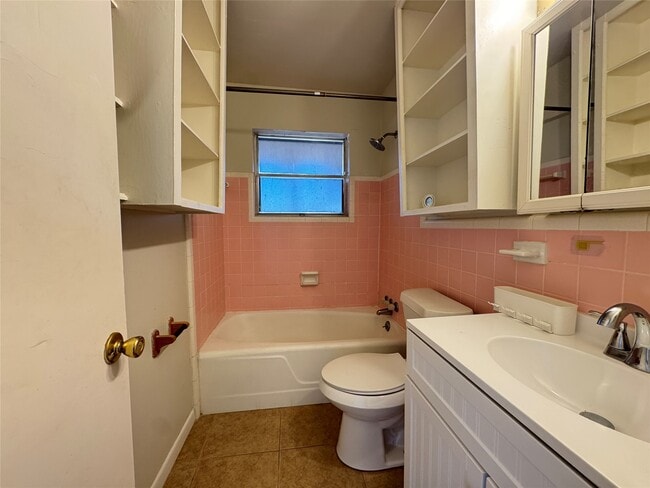 property at 2205 Farr St