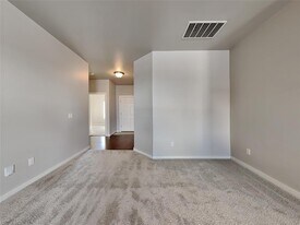 9049 NW 143rd St in Yukon, OK - Building Photo