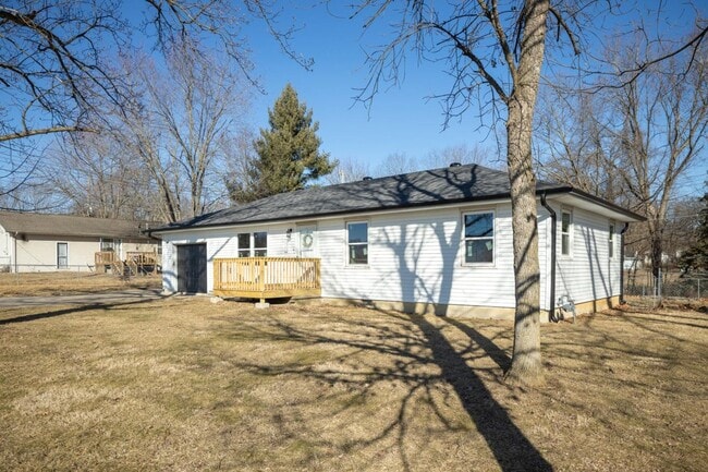 122 Willa Ln in Windsor, MO - Building Photo - Building Photo