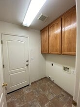 3432 S Martin Ct in Visalia, CA - Building Photo - Building Photo