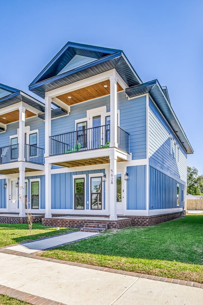 562 N De Villiers St, Unit B in Pensacola, FL - Building Photo - Building Photo