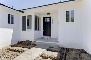 8358 Nestle Ave in Northridge, CA - Building Photo