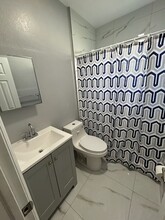 65 W 9th St in Hialeah, FL - Building Photo - Building Photo