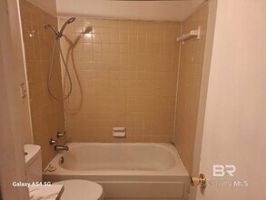 2211 Wolf Ridge Rd in Mobile, AL - Building Photo - Building Photo