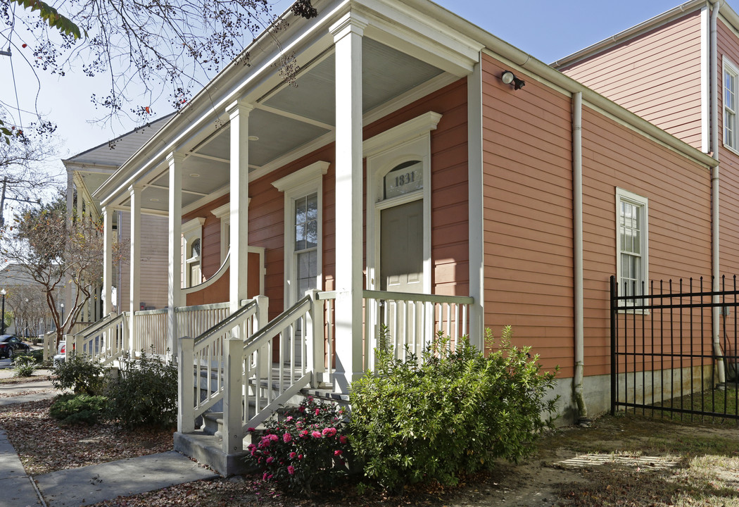 River Garden on Felicity in New Orleans, LA - Building Photo