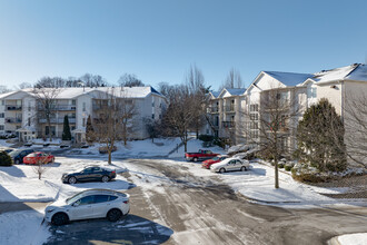 White Hill Condominiums in Valparaiso, IN - Building Photo - Building Photo