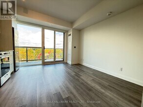 2369 Danforth Ave in Toronto, ON - Building Photo - Building Photo