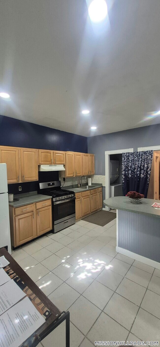 36 Calumet St, Unit 2