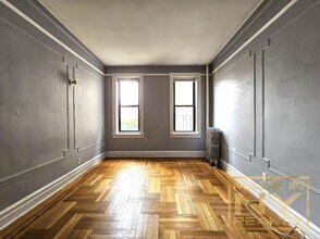 35-07 32nd St in Queens, NY - Building Photo - Building Photo