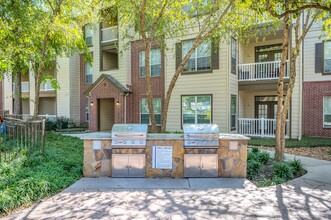 Harbor Cove Apartments in Kingwood, TX - Building Photo - Building Photo