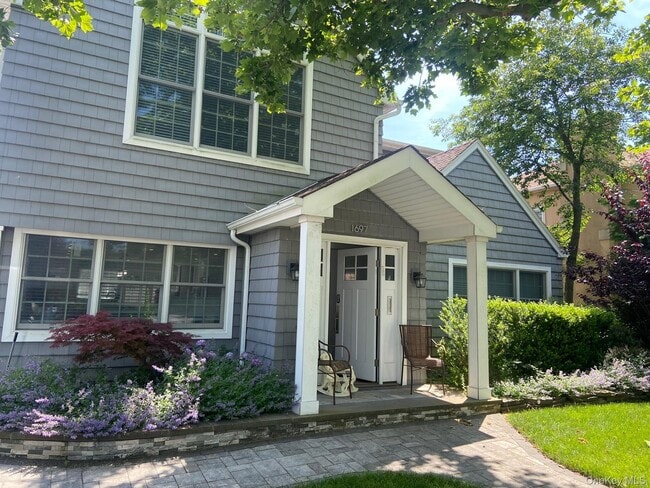 property at 1697 Bay Blvd