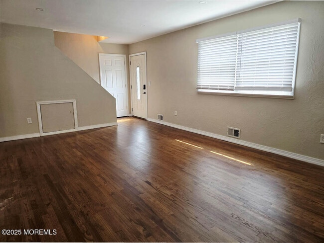 34 Heather Rd in Toms River, NJ - Foto de edificio - Building Photo