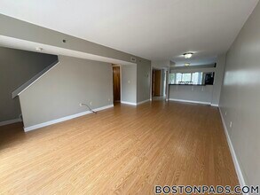 146 N Beacon St, Unit B3 in Boston, MA - Building Photo - Building Photo