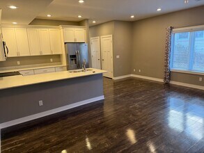 502 E 3rd St in Pella, IA - Building Photo - Building Photo