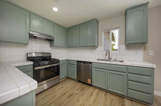 210 Cordova Ln in Stockton, CA - Building Photo - Building Photo