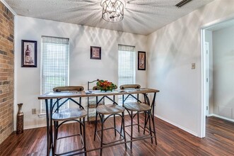 12 E Creek Dr in Grand Prairie, TX - Building Photo - Building Photo