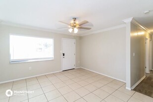 5657 Bronx Ave in Sarasota, FL - Building Photo - Building Photo