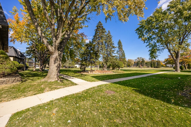 11126 S 84th Ave in Palos Hills, IL - Building Photo - Building Photo