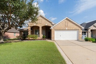 4319 Dow Way in Pasadena, TX - Building Photo