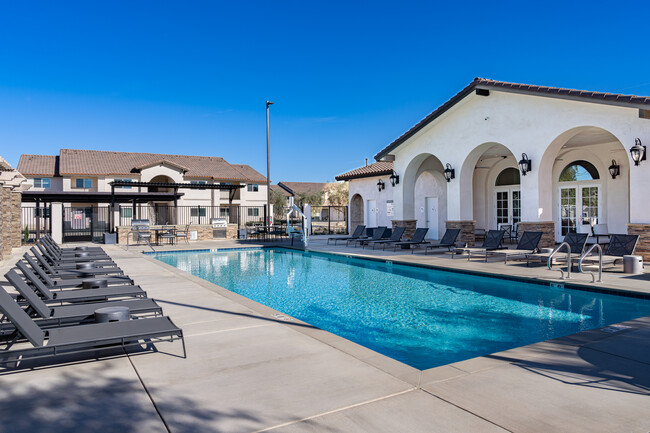 Tuscany Villas in Visalia, CA - Building Photo - Building Photo