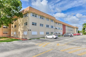 5300 Washington St in Hollywood, FL - Building Photo - Building Photo