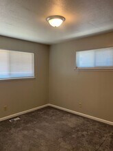 4915 Orchid Way in Sacramento, CA - Building Photo - Building Photo