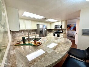 15020 N 40th St in Phoenix, AZ - Building Photo - Building Photo