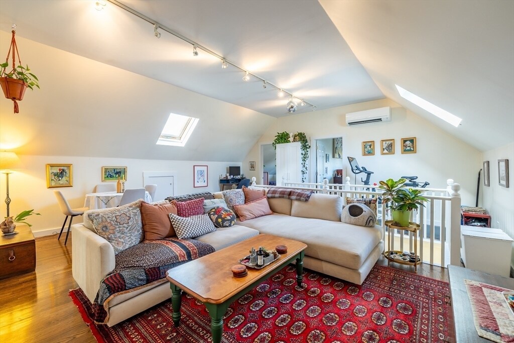 137 North St in Salem, MA - Building Photo