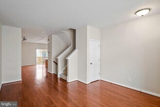 24667 Byrne Meadow Square in Aldie, VA - Building Photo - Building Photo