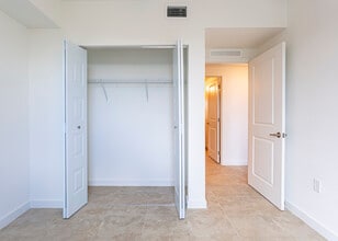 Coral Bay Cove in Homestead, FL - Foto de edificio - Interior Photo