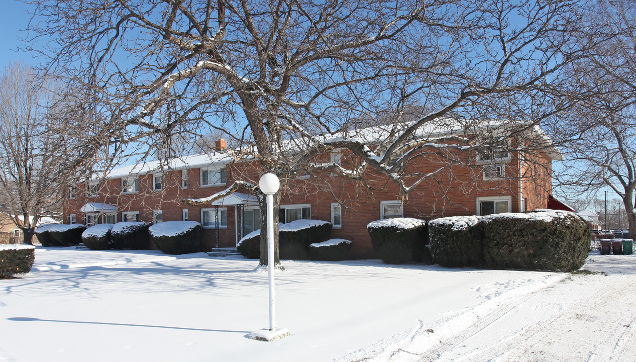 440 E Ridge Rd in Irondequoit, NY - Building Photo