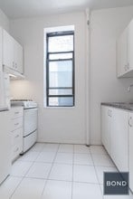 330 E 74th St-Unit -5B in New York, NY - Building Photo - Building Photo