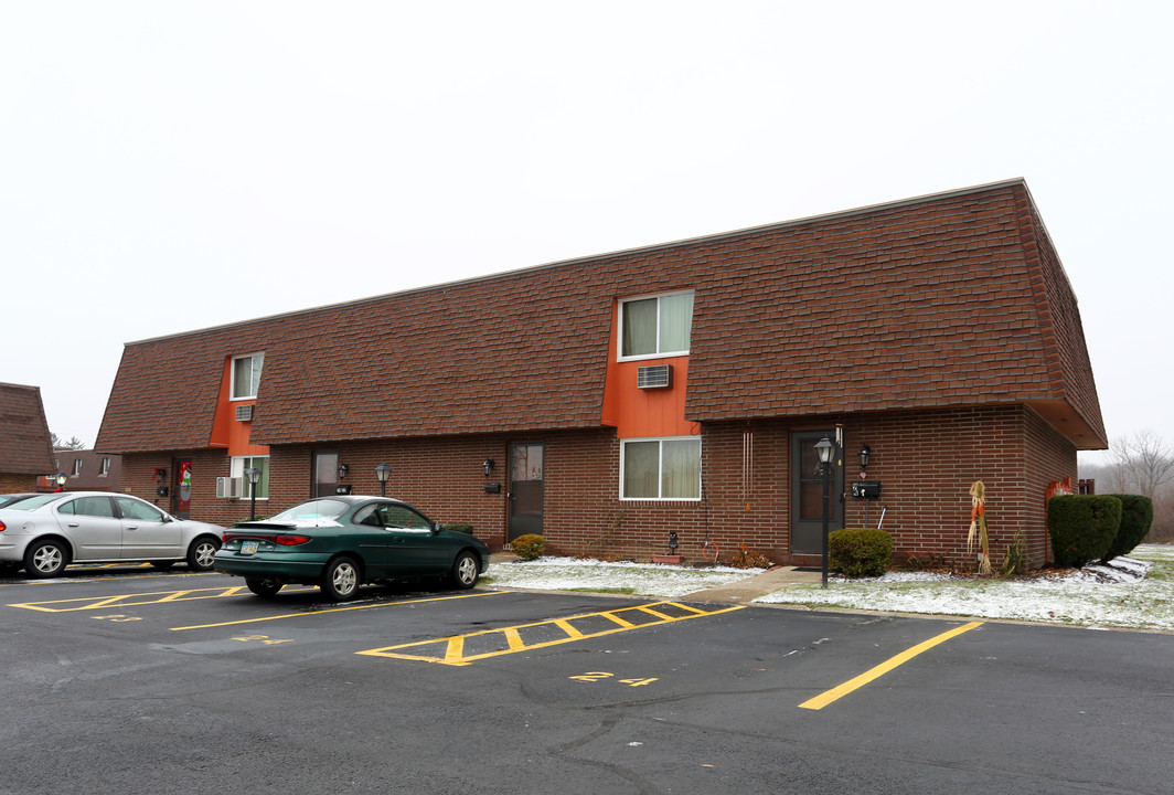 Chalet Apartments in Brunswick, OH - Building Photo