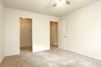 Viking Park Apartments in Pleasant Hill, CA - Foto de edificio - Interior Photo