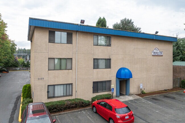 Avalon Apartments in Seattle, WA - Foto de edificio - Building Photo