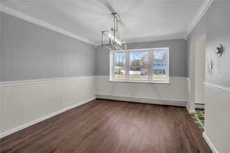 32 Manchester Ln in Stony Brook, NY - Building Photo - Building Photo