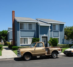 Neely Apartments in Huntington Beach, CA - Building Photo - Building Photo