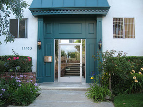 11105 Rose Avenue in Los Angeles, CA - Building Photo - Building Photo