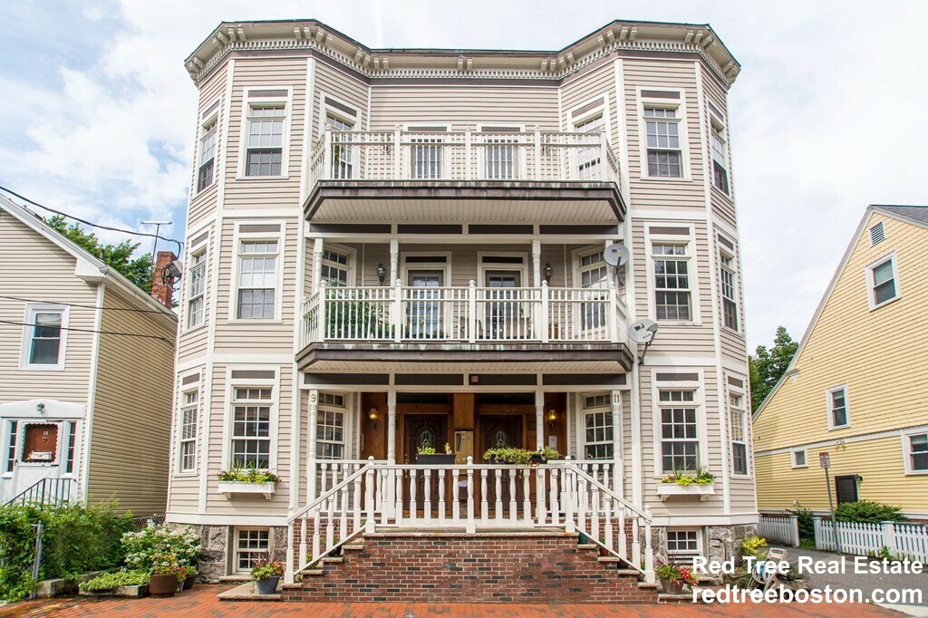 11 Gardner Rd in Cambridge, MA - Building Photo
