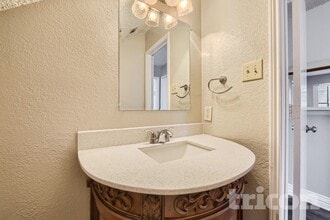 6305 Meadowglen Dr in Arlington, TX - Building Photo - Building Photo