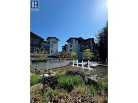 3233 Wesbrook Mall in Vancouver, BC - Building Photo