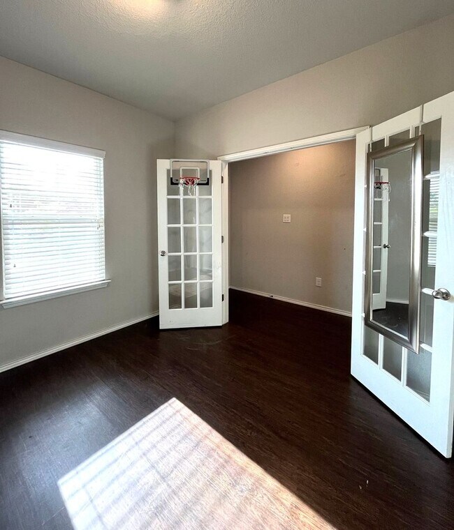 10011 Raspberry Oak in San Antonio, TX - Building Photo - Building Photo