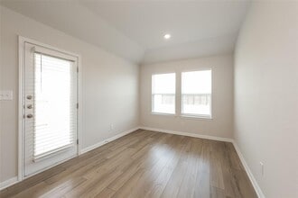 1014 Round Bale Rd in Hutto, TX - Building Photo - Building Photo