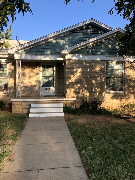 848 Chestnut St in Colorado City, TX - Building Photo