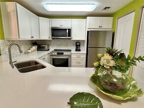 5080 Fairways Cir in Vero Beach, FL - Building Photo - Building Photo