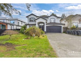 13470-1365A 65a Ave in Surrey, BC - Building Photo